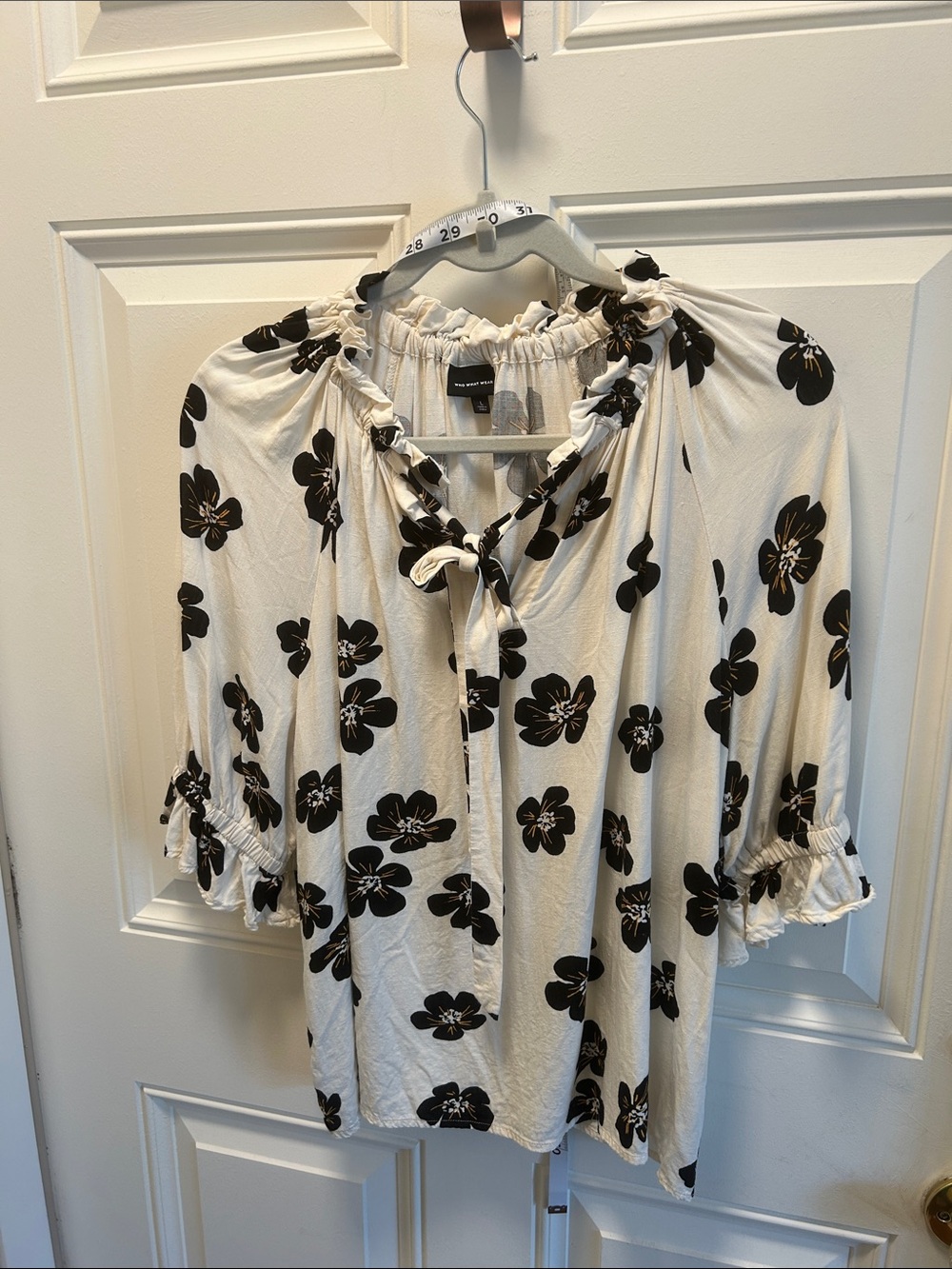 Who What Wear Cream Floral Short Sleeve Peasant Top